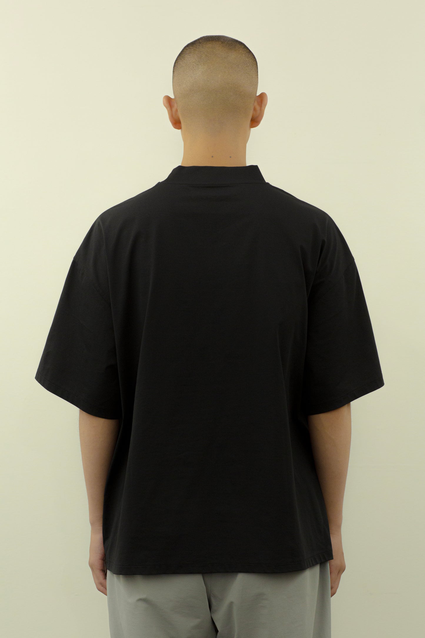 MOCK NECK T-SHIRT