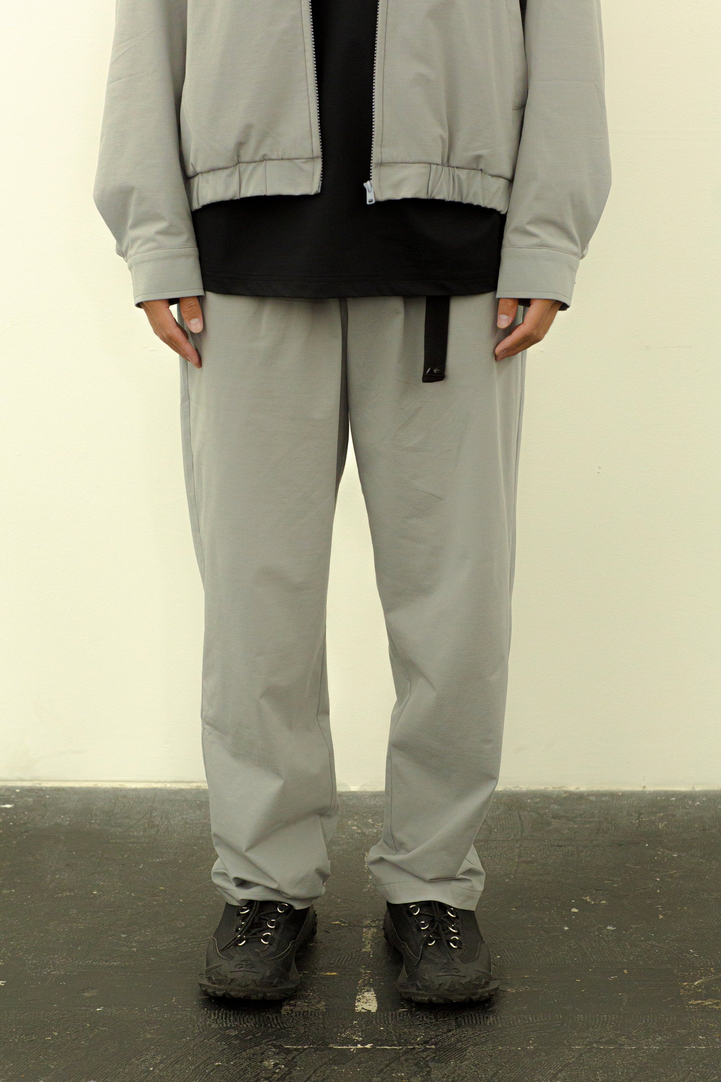 MESH KNIT BELTED EASY PANT