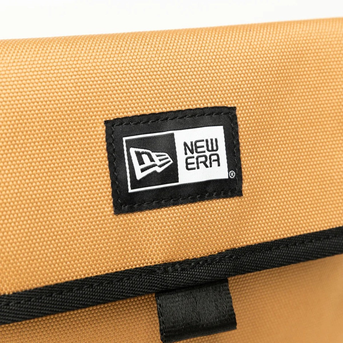 SQUARE NECK POUCH 0.5L 【予約】2月15日発売予定【返品交換キャンセル不可】