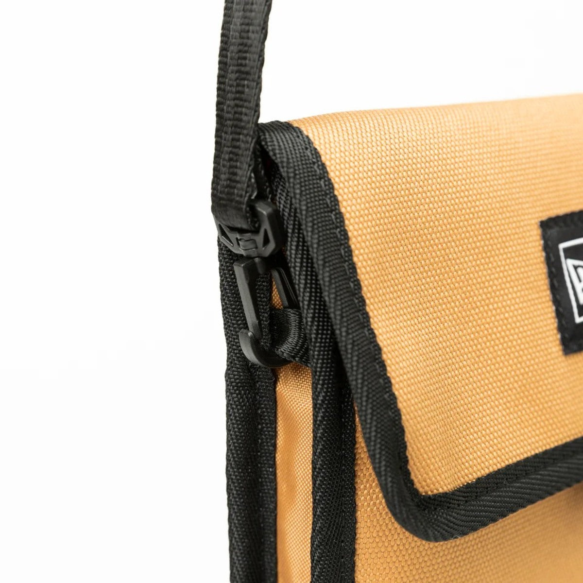 SQUARE NECK POUCH 0.5L 【予約】2月15日発売予定【返品交換キャンセル不可】