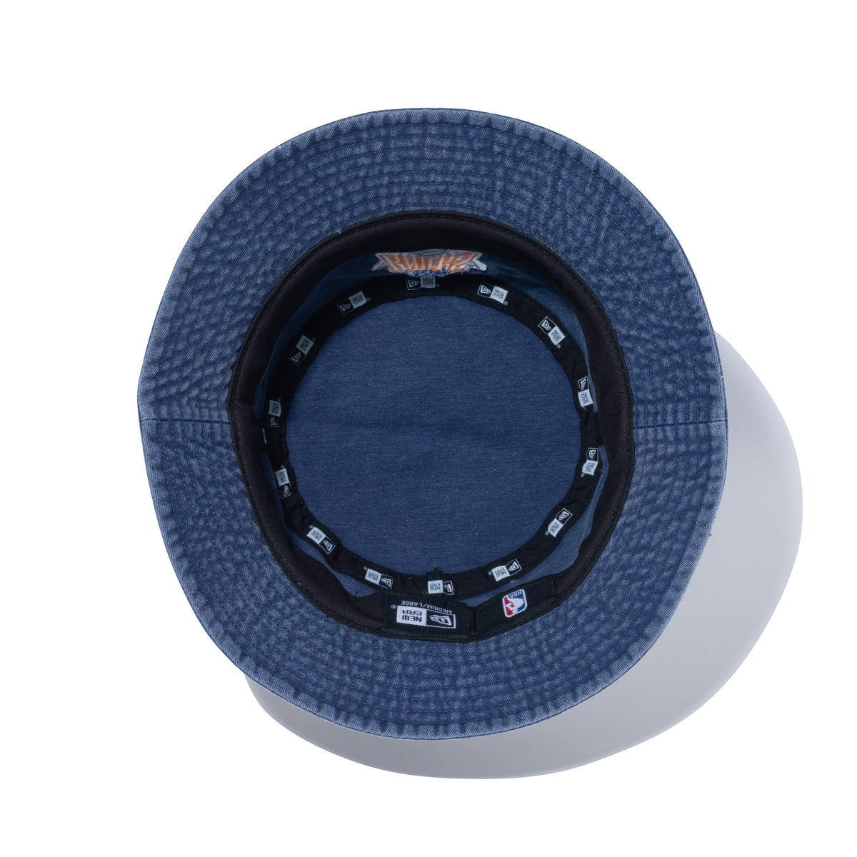 NEW YORK KNICKS ACID WASH BUCKET HAT
