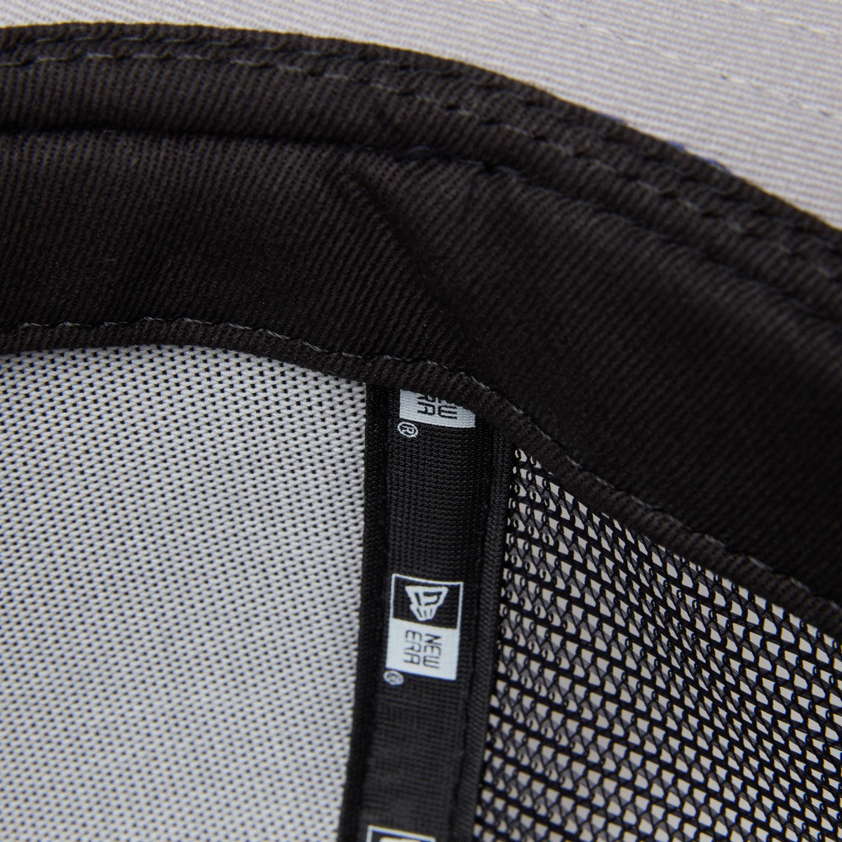 NEW YORK YANKEES 5-PANEL MESH BUCKET HAT A-FRAME