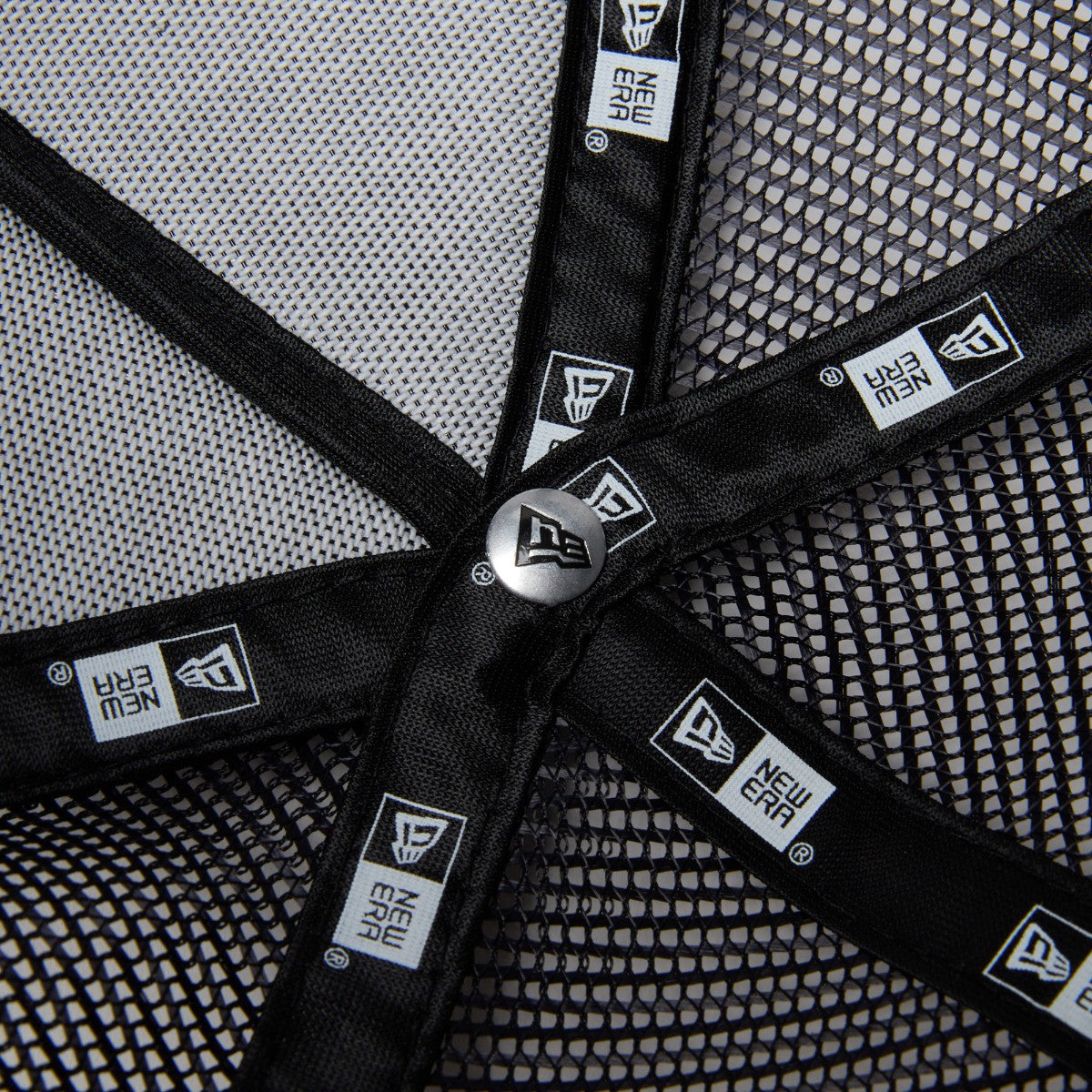 NEW YORK YANKEES 5-PANEL MESH BUCKET HAT A-FRAME