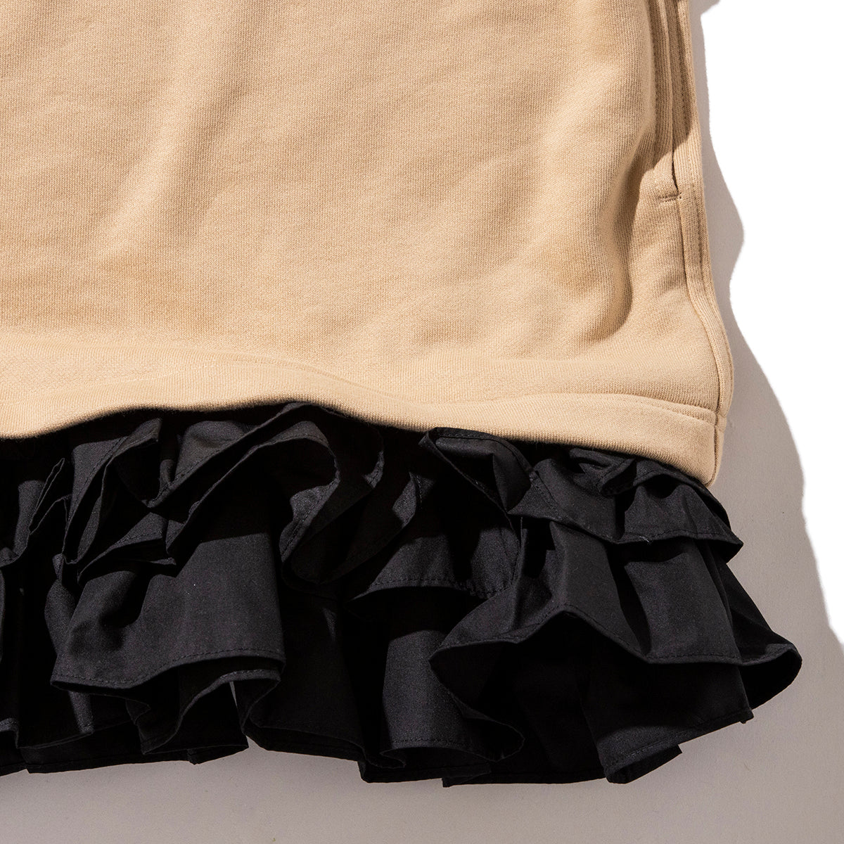 FRILL HEM SWEAT HOODIE