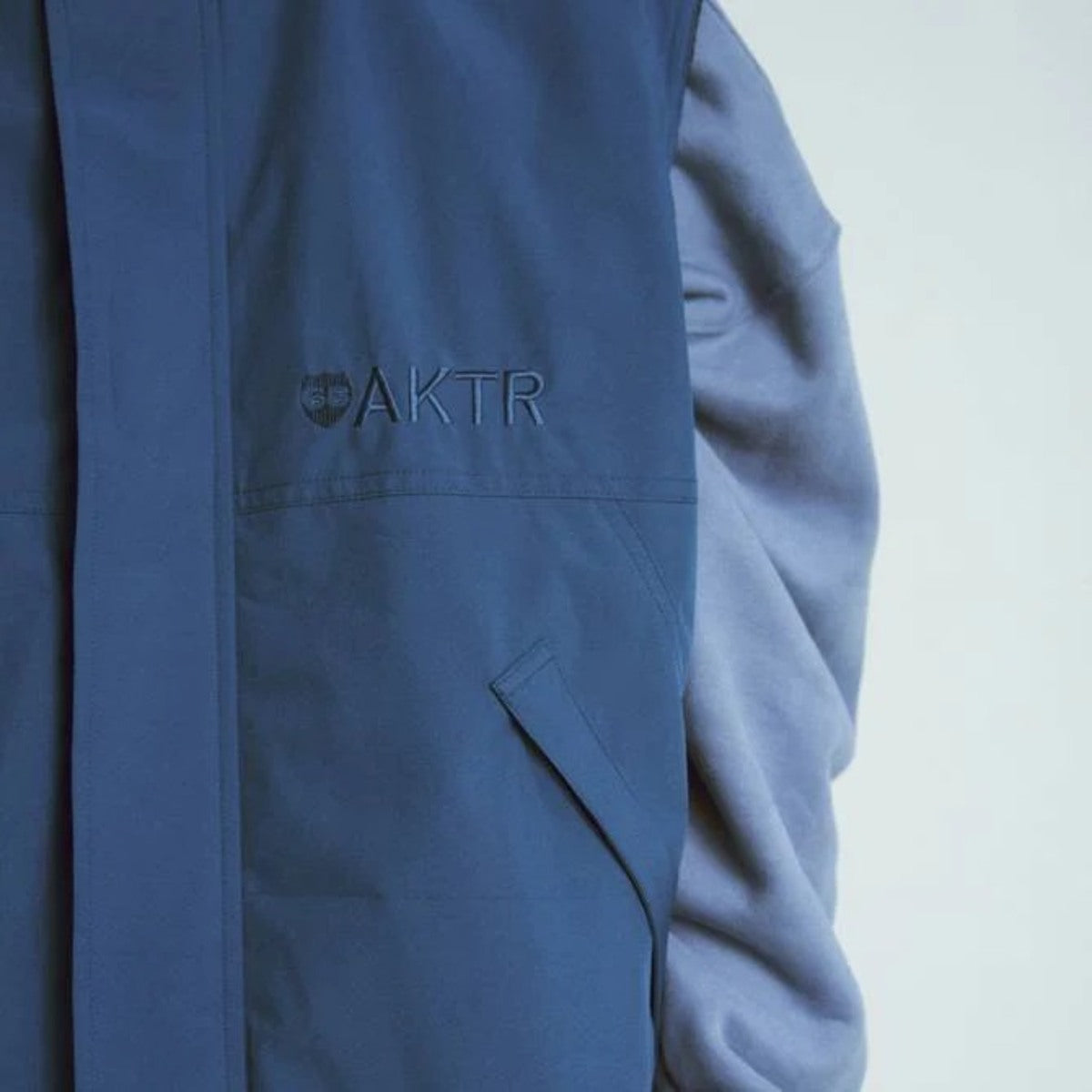 68xAKTR REV FLEECE VEST JACKET