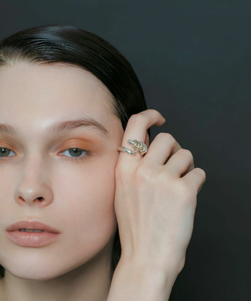 Coil hug ring A