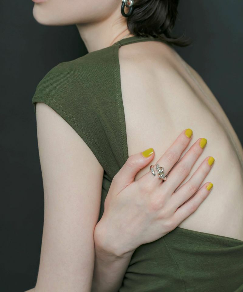 Coil hug ring A