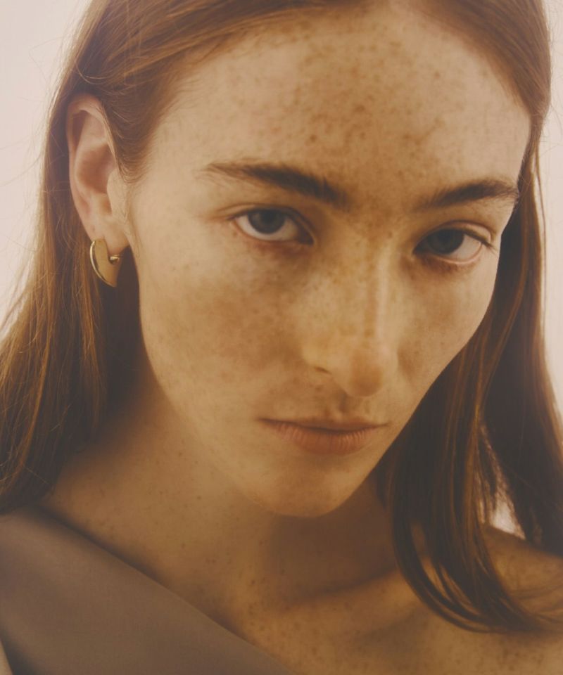 Plump heart pierced earrings