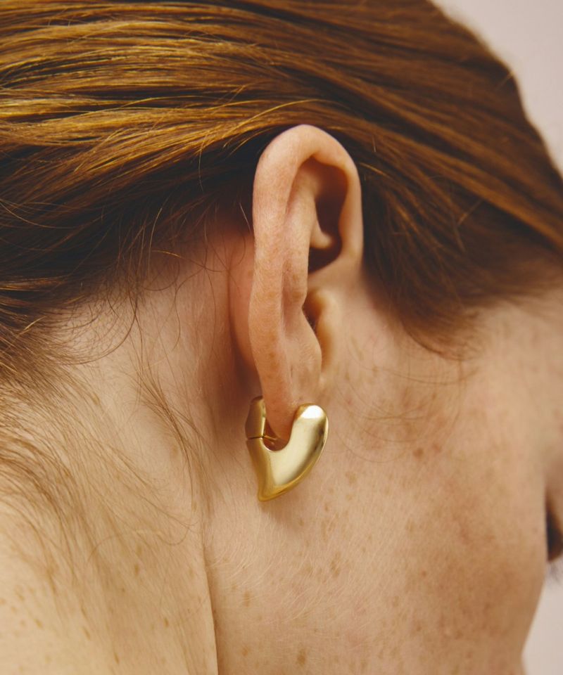 Plump heart pierced earrings