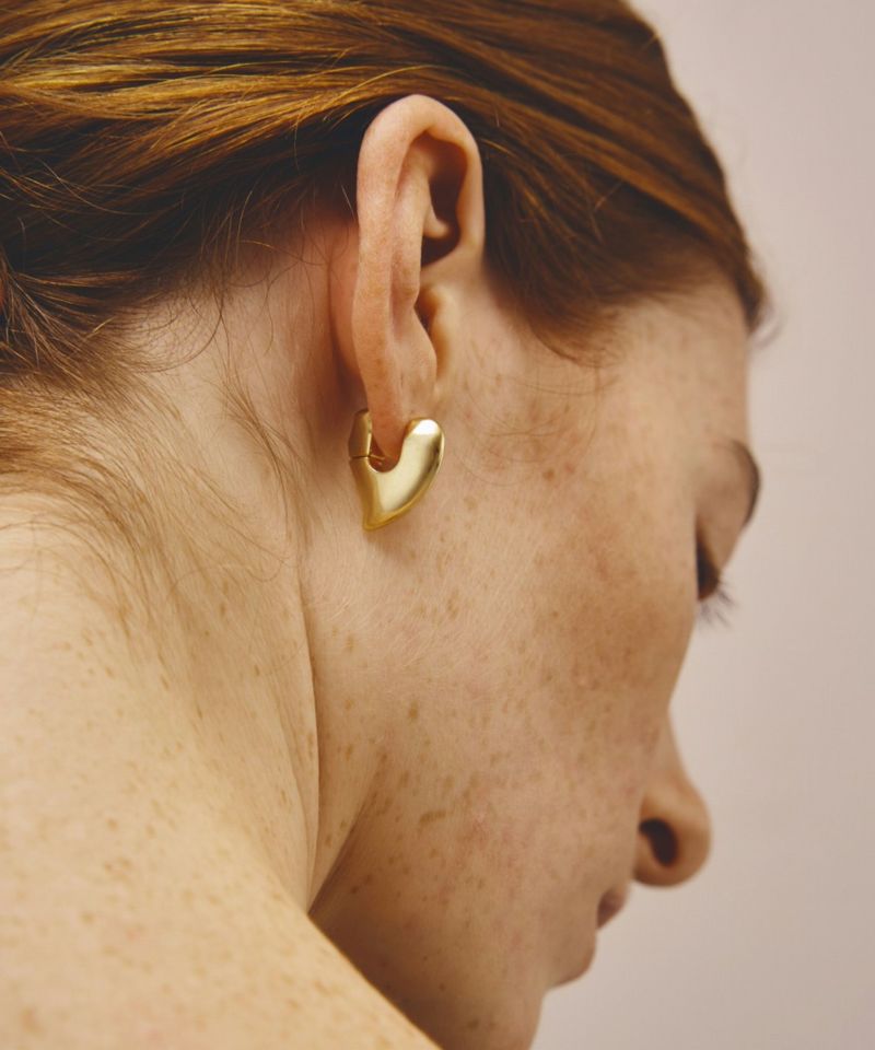 Plump heart pierced earrings