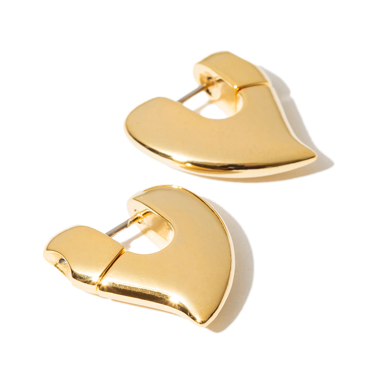 Plump heart pierced earrings