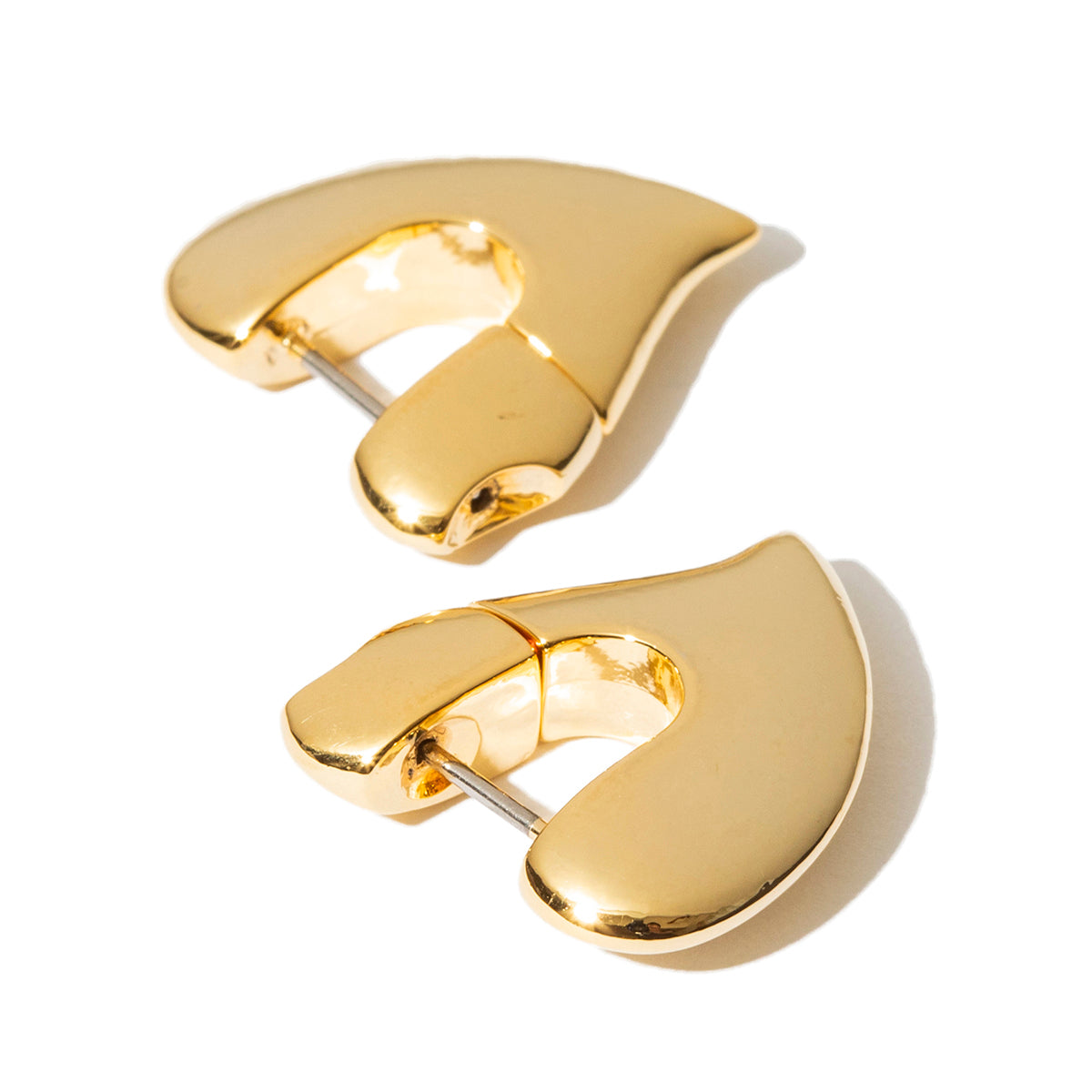 Plump heart pierced earrings