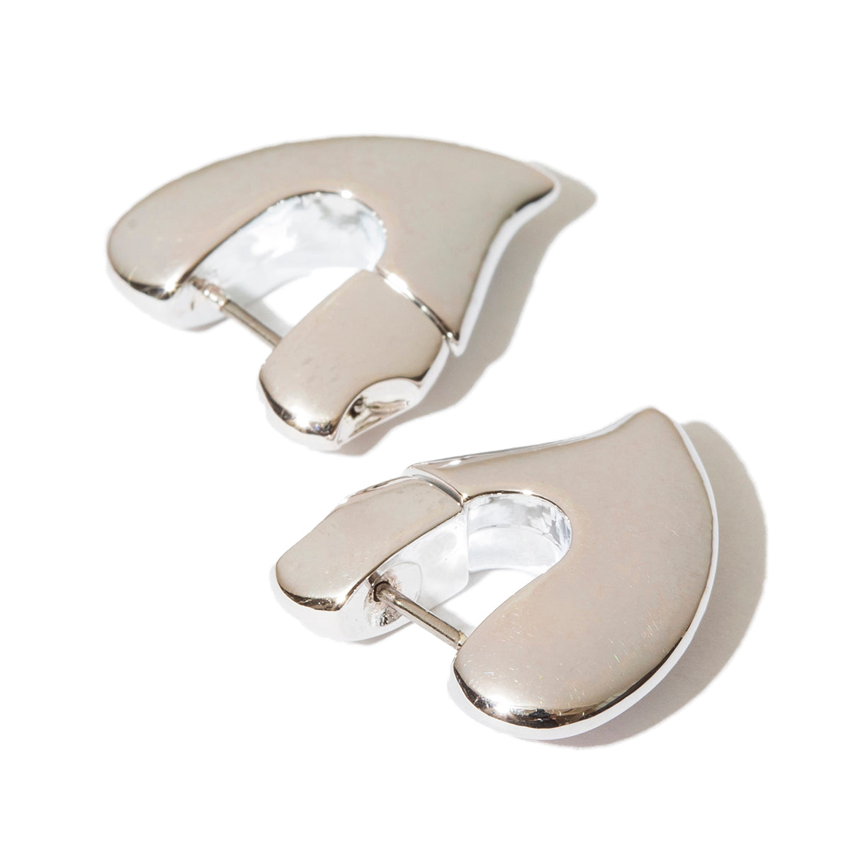 Plump heart pierced earrings