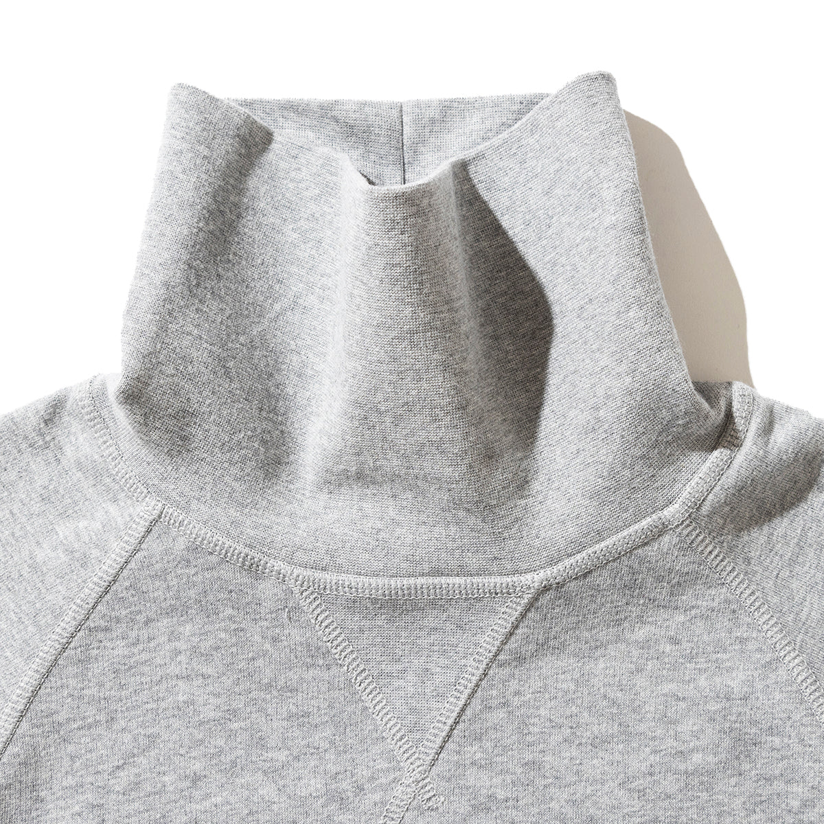 MOCK NECK RAGLAN SWEAT SHIRT