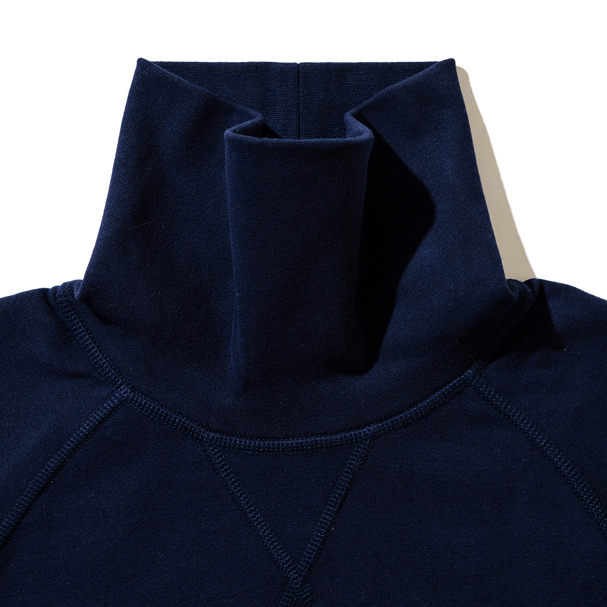 MOCK NECK RAGLAN SWEAT SHIRT