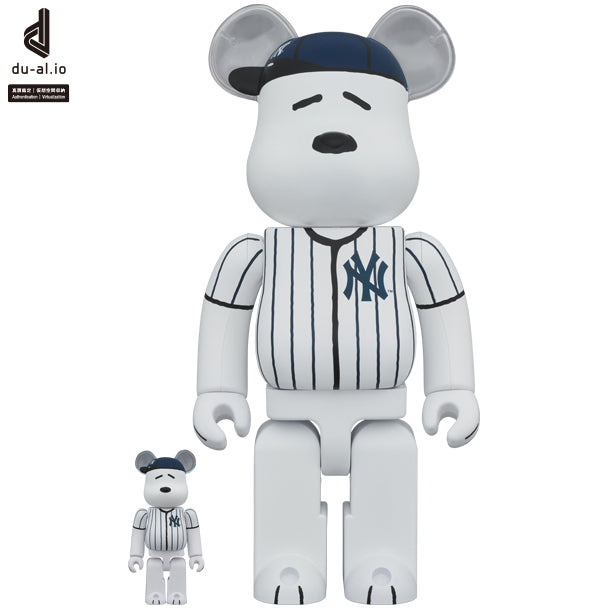 MLB × PEANUTS BE@RBRICK SNOOPY (NEW YORK YANKEES) 100% & 400%