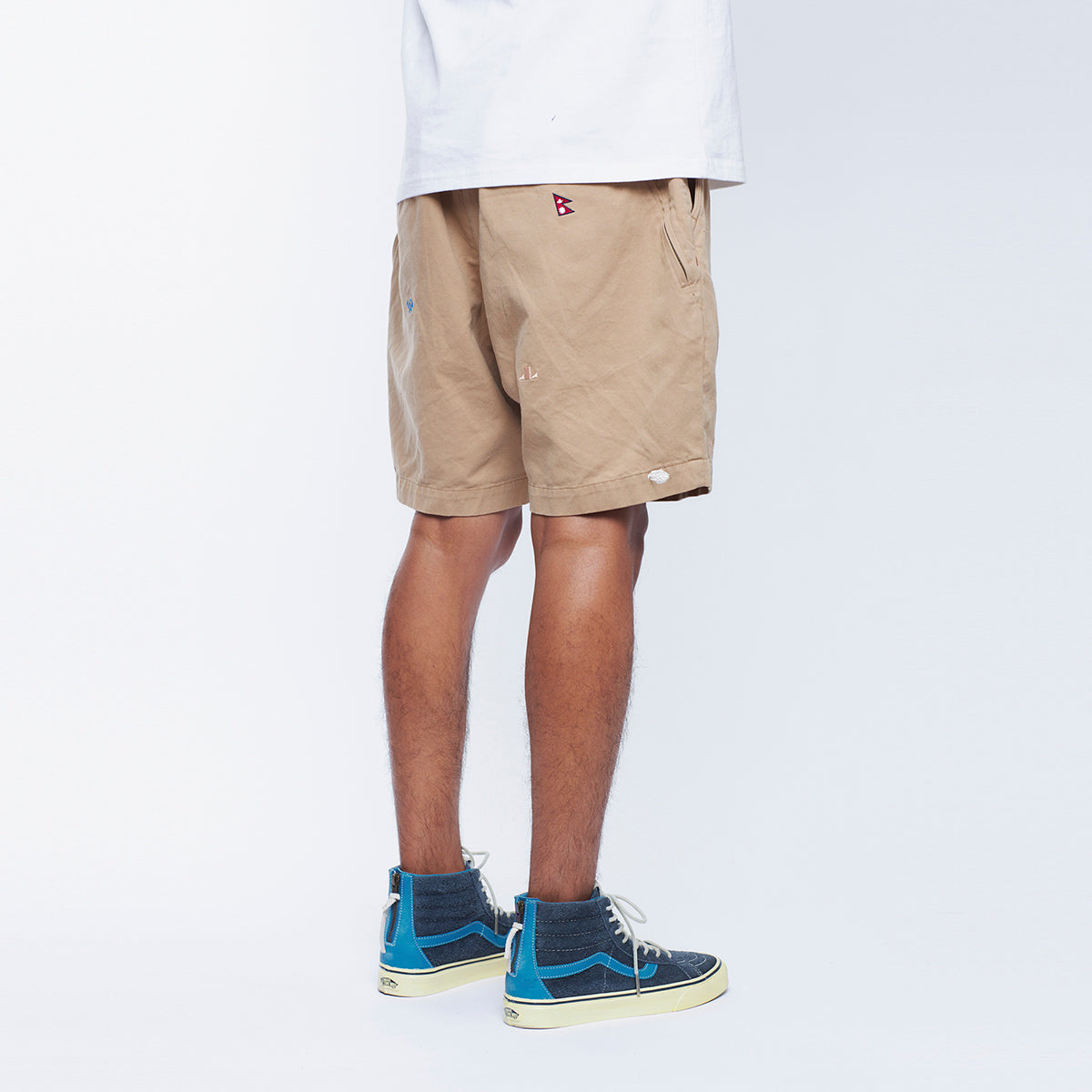 LR EMBROIDERY SHORTS