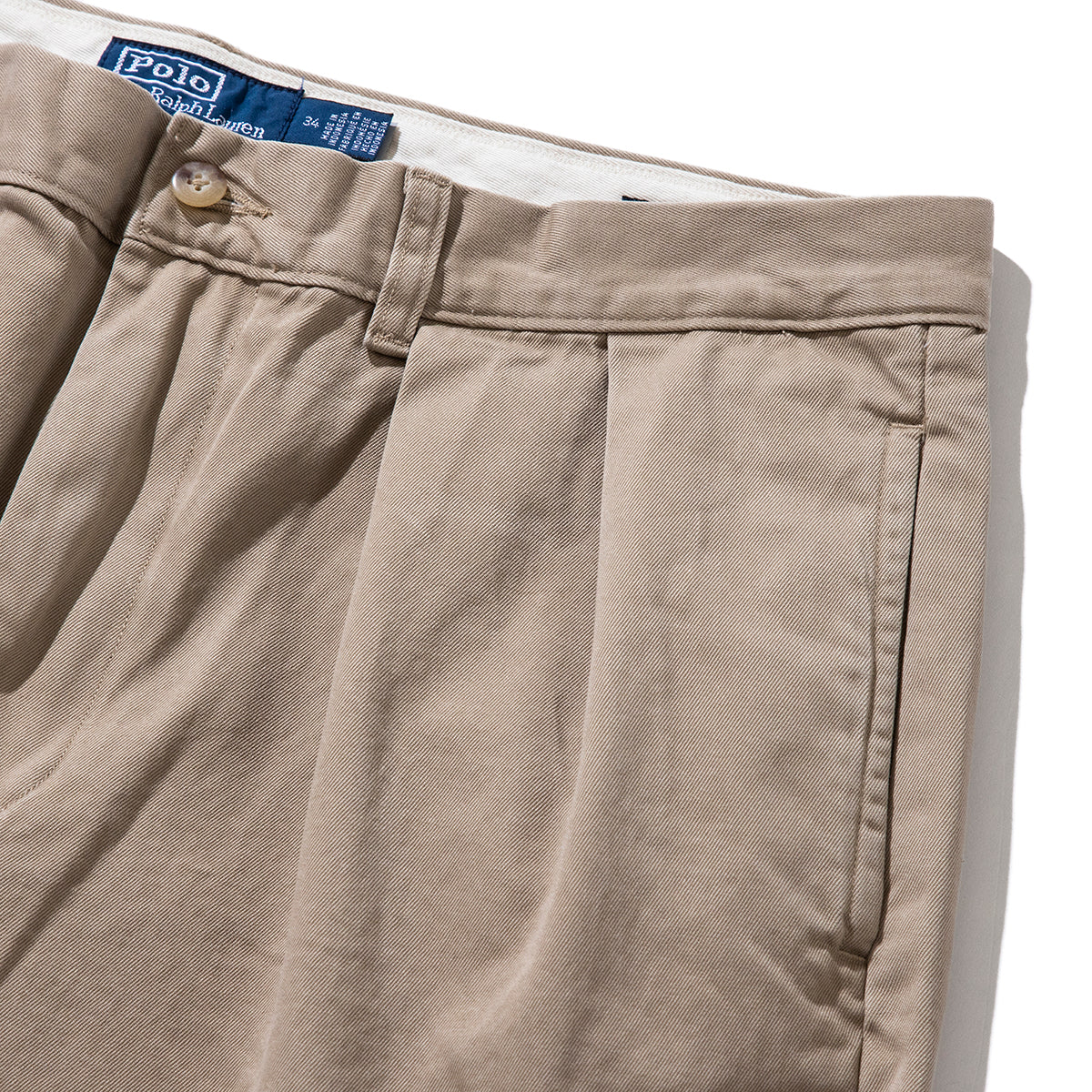 RELAXED FIT PLEATED CHINO SHORTS