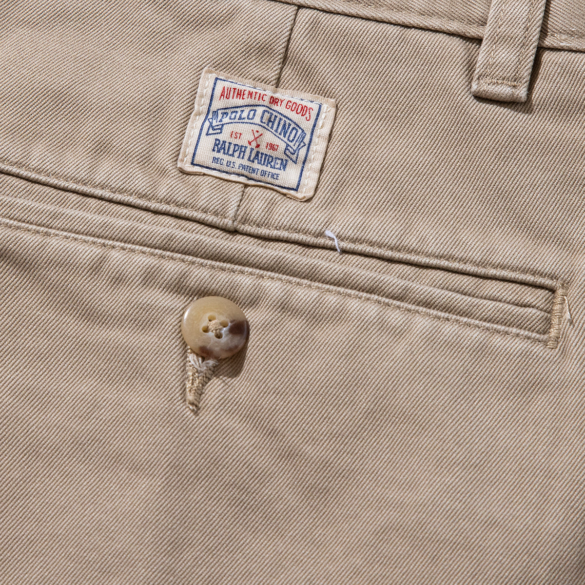 RELAXED FIT PLEATED CHINO SHORTS