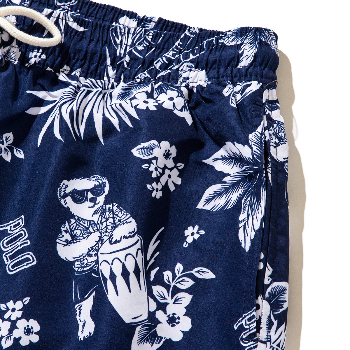 TRAVELER SWIM SHORT