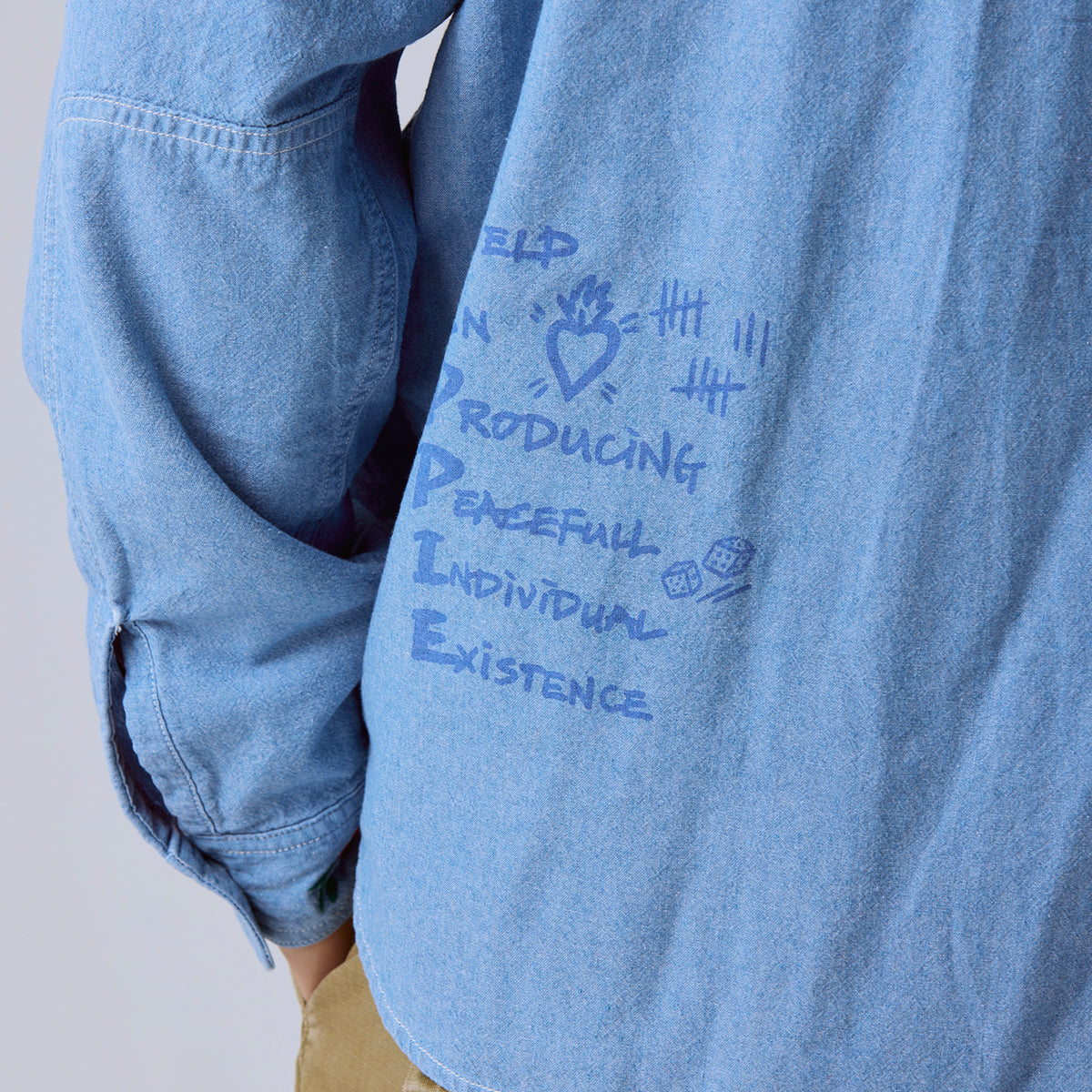 HIPPIE CHAMBRAY SHIRT