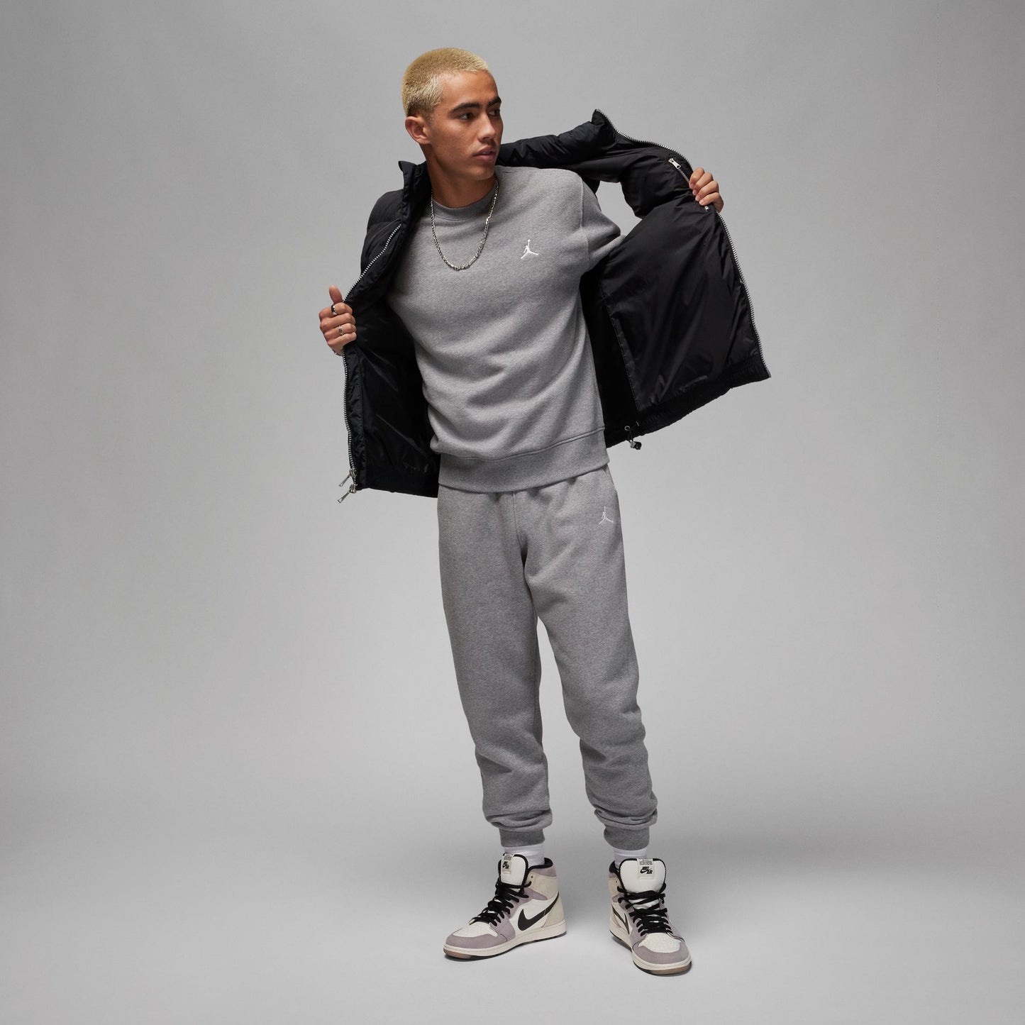 エッセンシャル フリース クルーネック スウェットシャツ