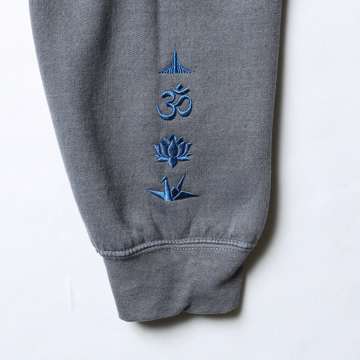 LR BOX LOGO CREWNECK