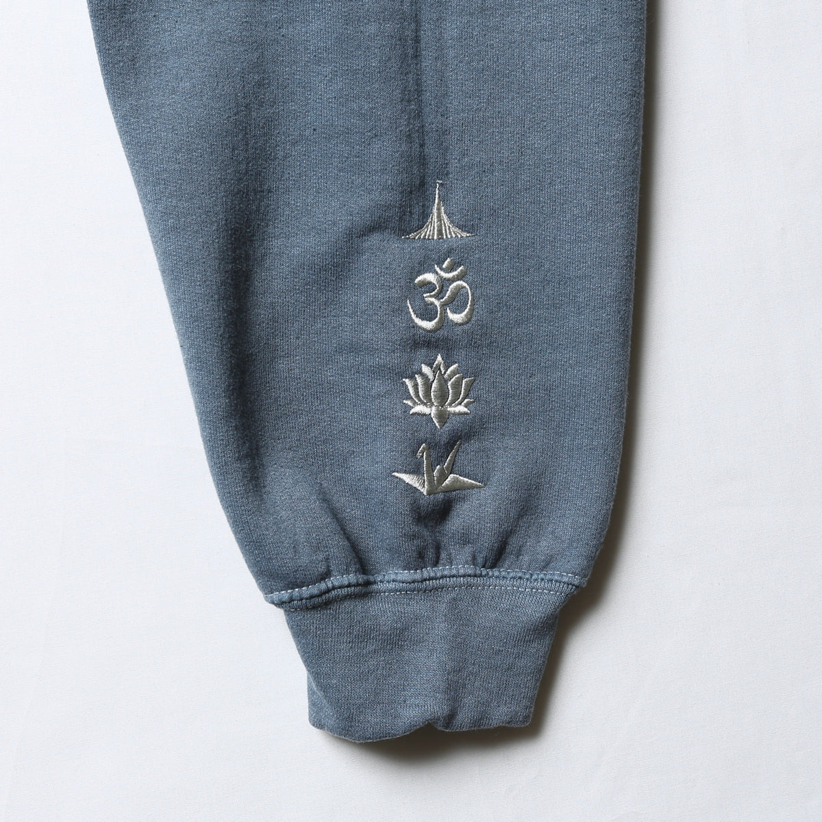 LR BOX LOGO CREWNECK