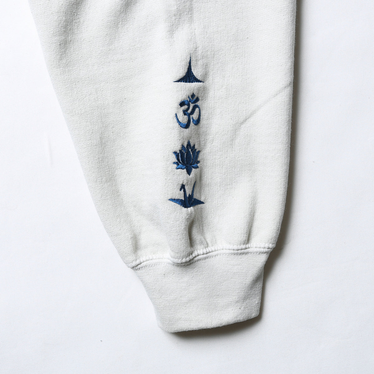 LR BOX LOGO CREWNECK