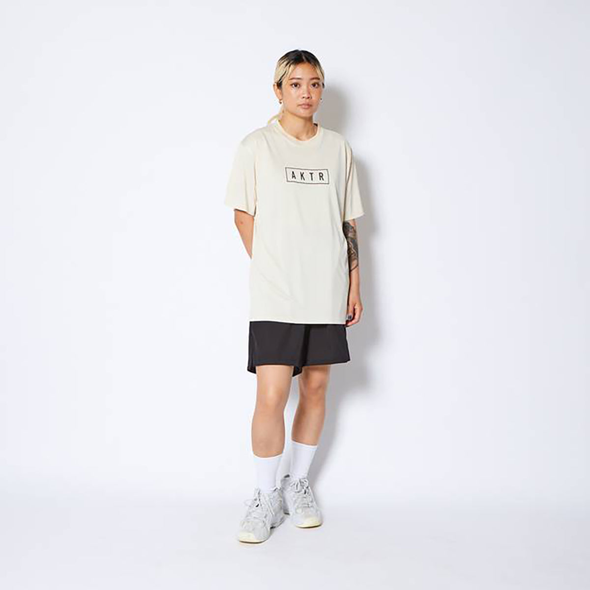 SEASONAL AKTR LOGO SPORTS TEE