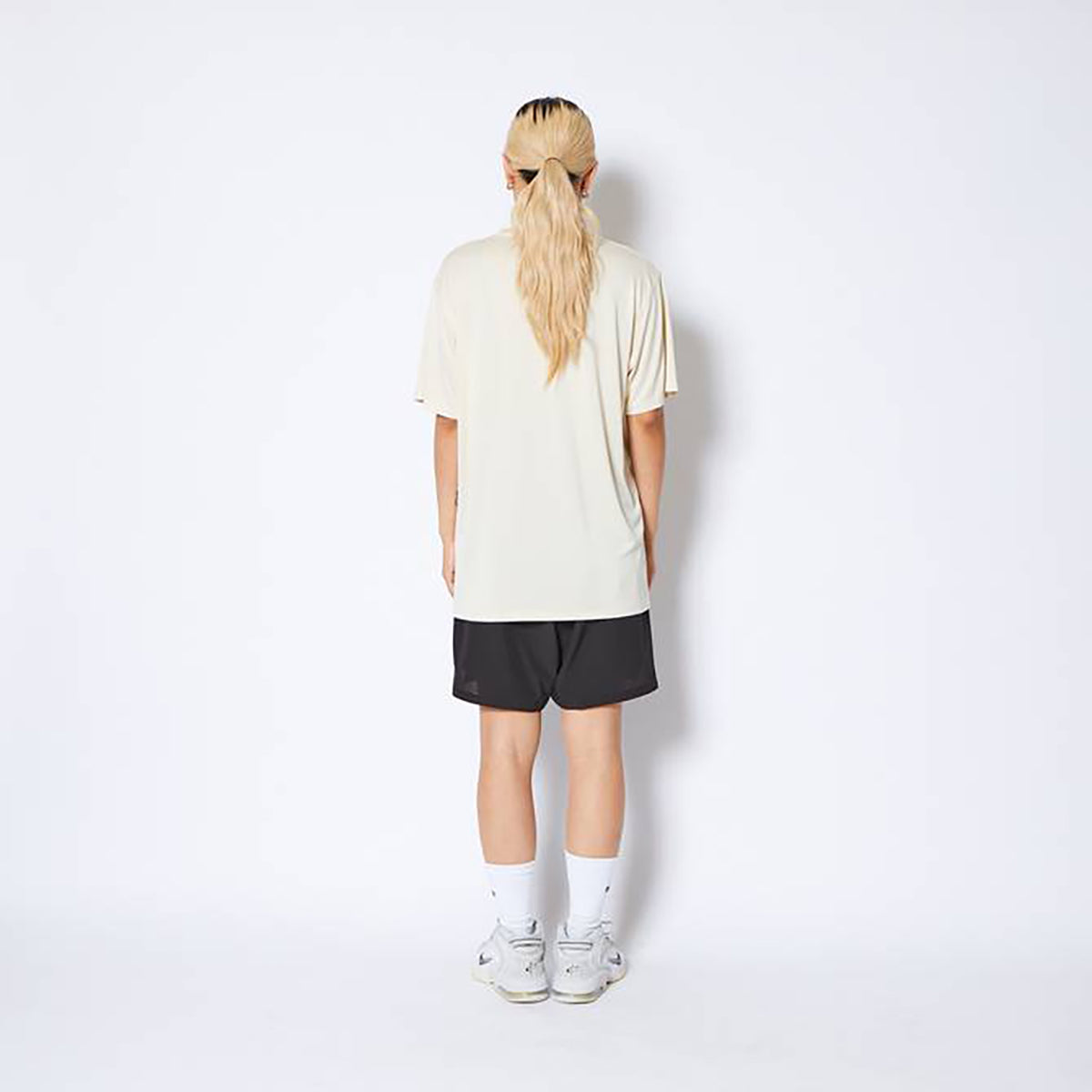 SEASONAL AKTR LOGO SPORTS TEE