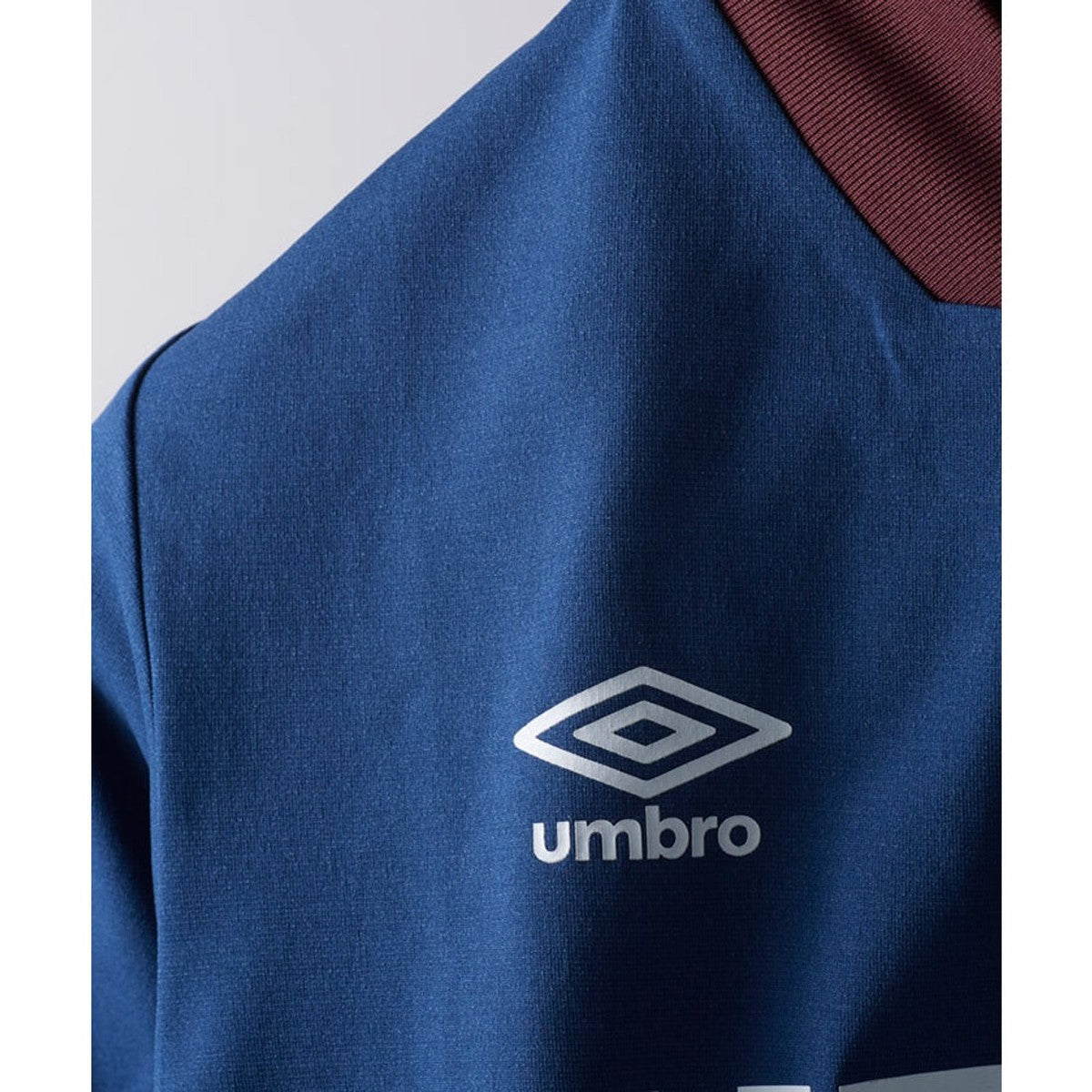 THE THIRD JUNIOR FEEL TECH PRACTICE SHIRT