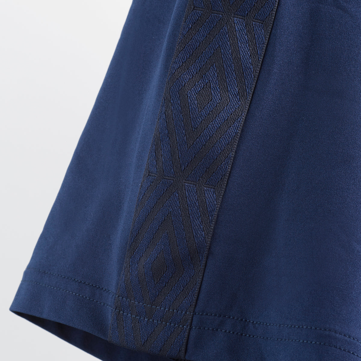 AWAY DAYS WIDE PRACTICE SHIRT