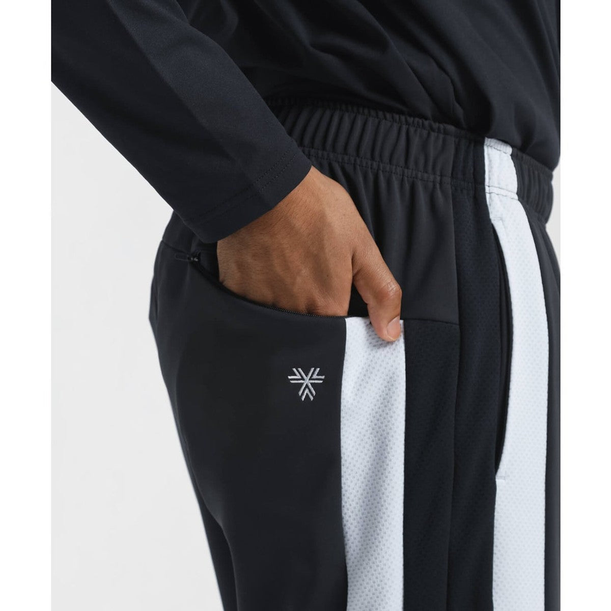 THE THIRD WARM-UP PANTS