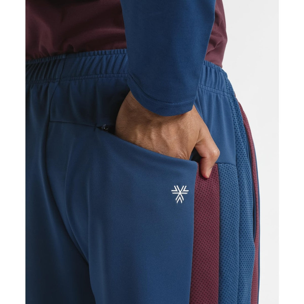 THE THIRD WARM-UP PANTS