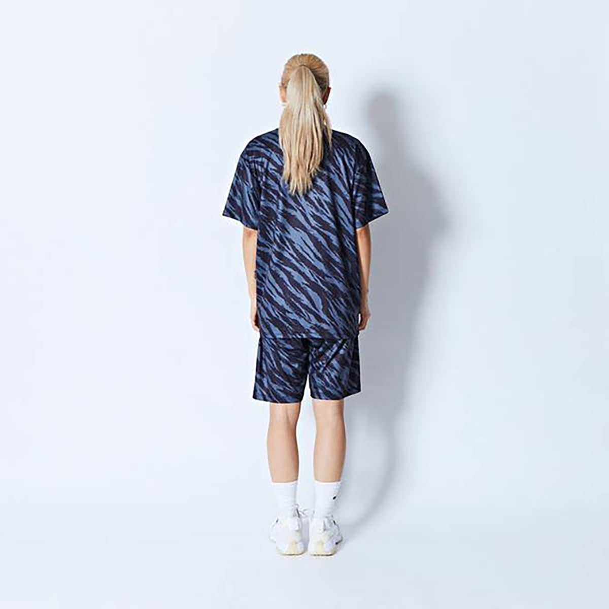 BEAST CAMO AKTR LOGO SPORTS TEE