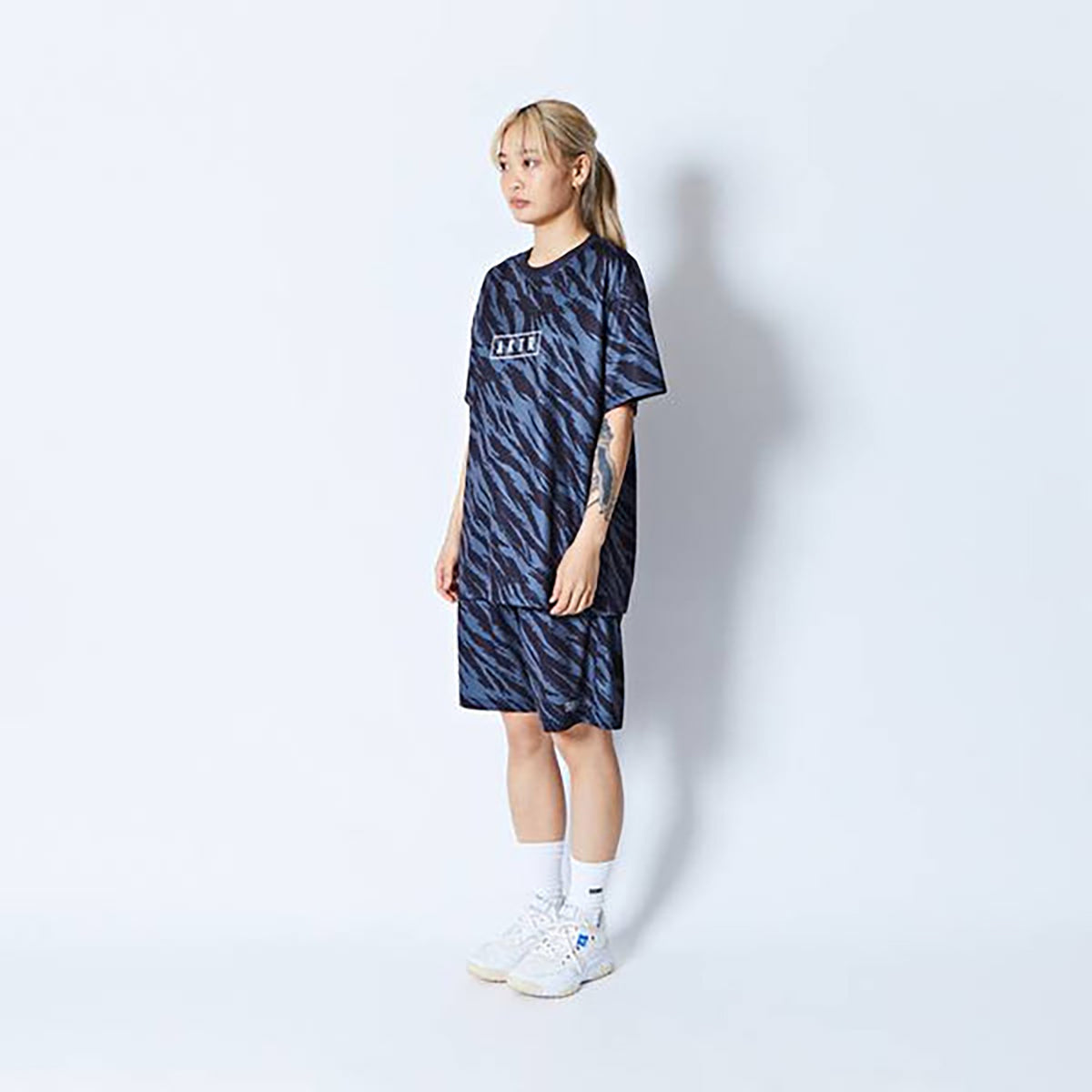 BEAST CAMO AKTR LOGO SPORTS TEE