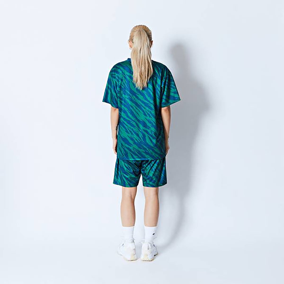 BEAST CAMO AKTR LOGO SPORTS TEE