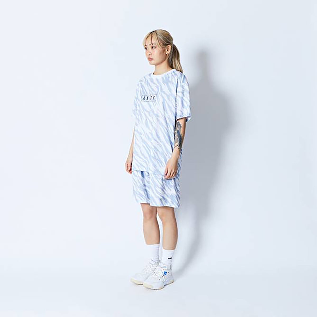 BEAST CAMO AKTR LOGO SPORTS TEE