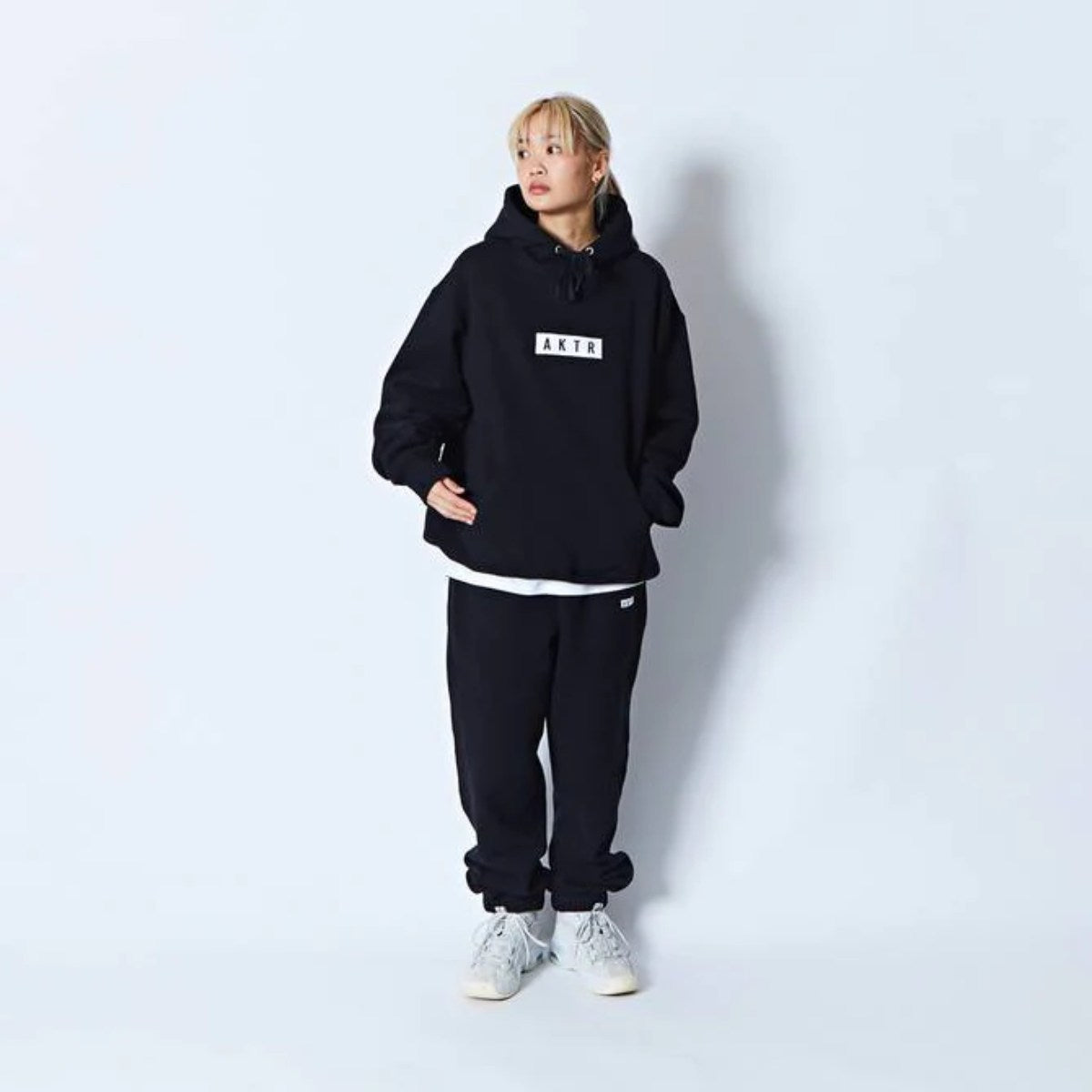 AKTR LOGO SWEAT PULLOVER HOODIE
