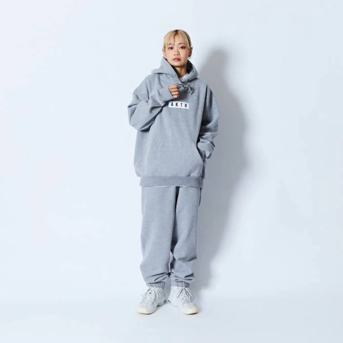 AKTR LOGO SWEAT PULLOVER HOODIE