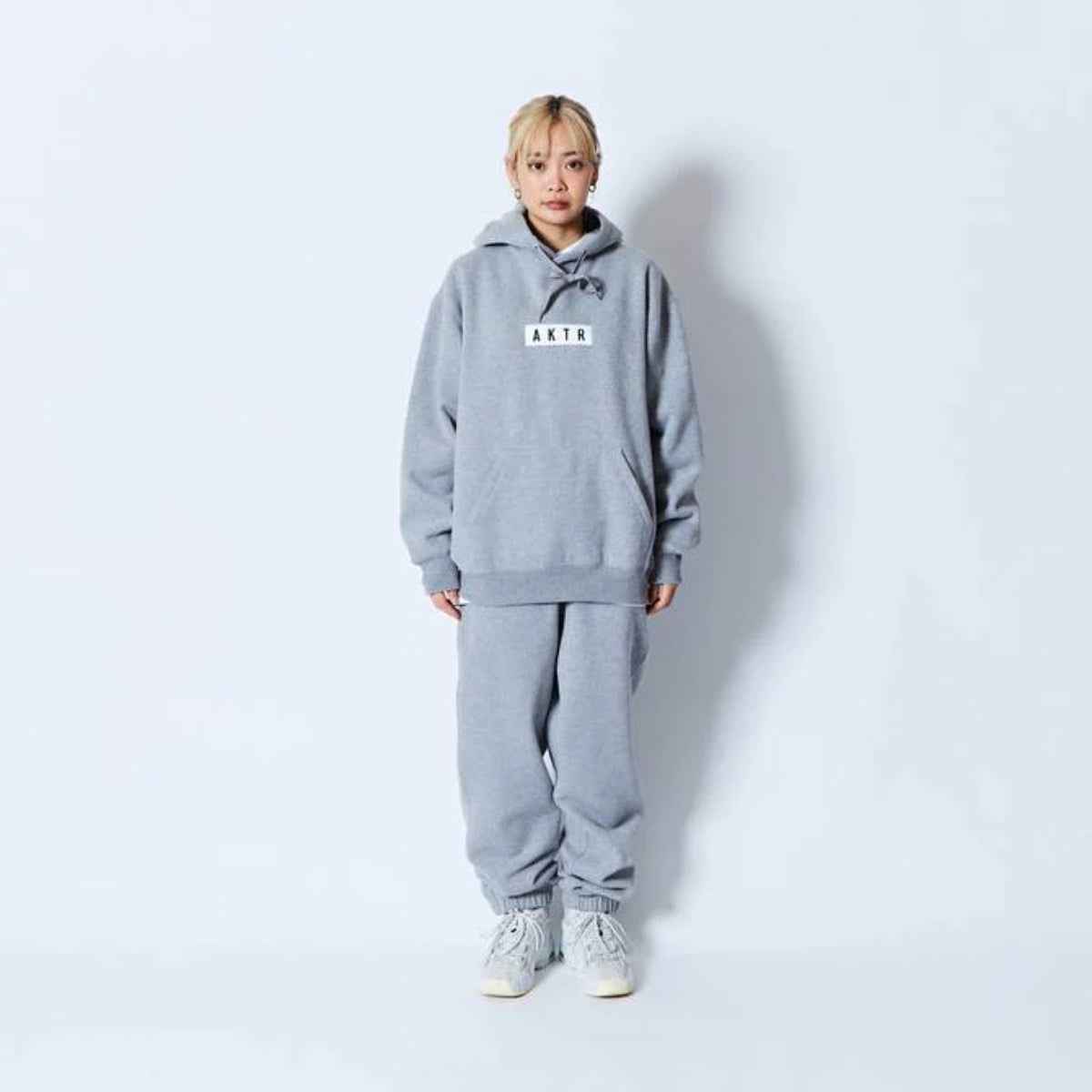 AKTR LOGO SWEAT PULLOVER HOODIE