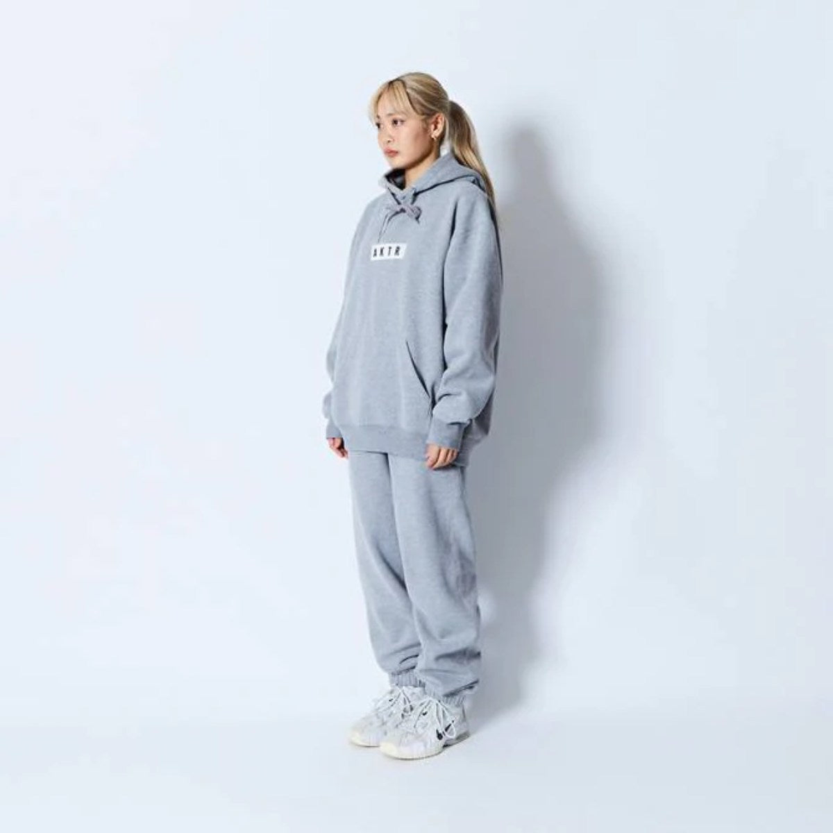 AKTR LOGO SWEAT PULLOVER HOODIE