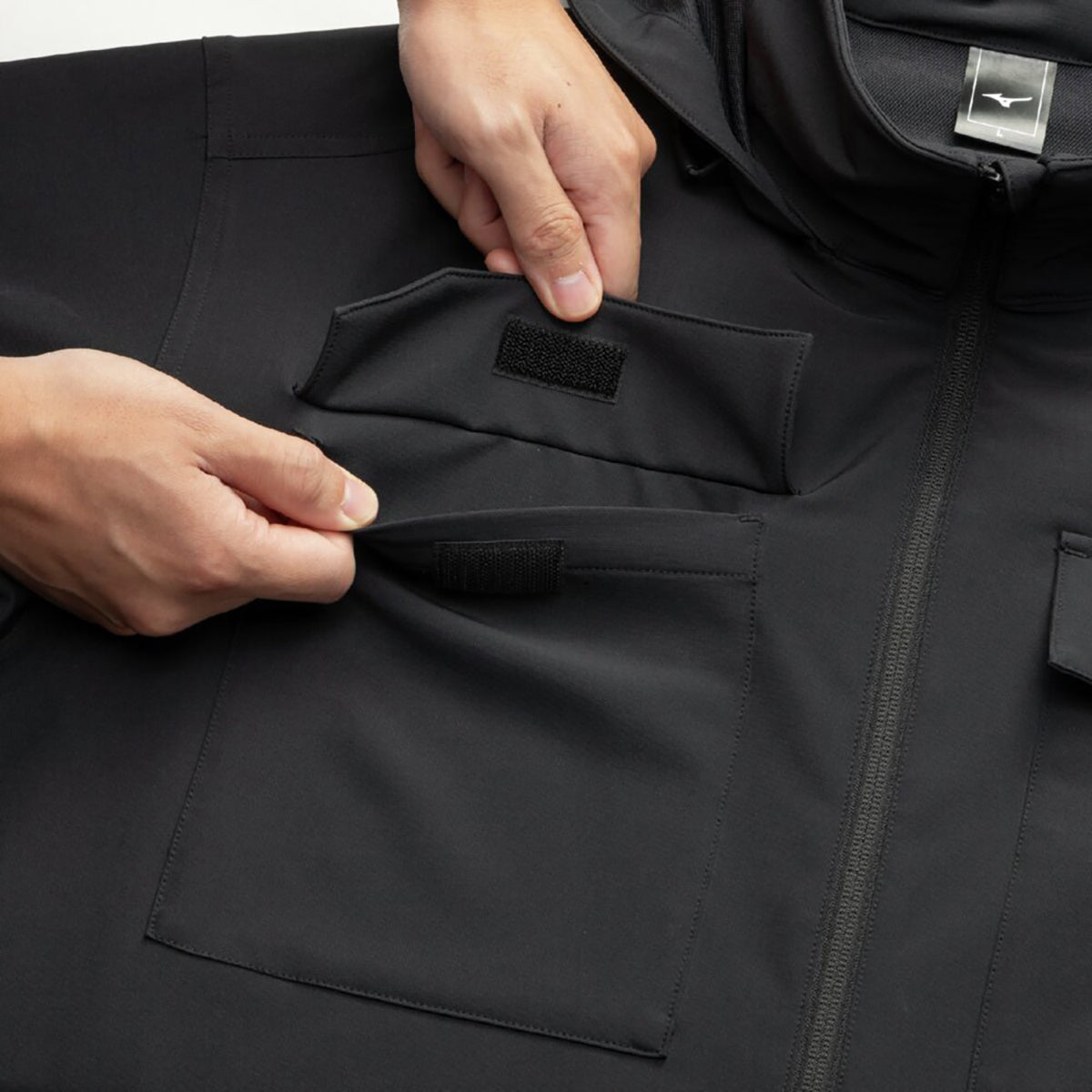 MIZUNO LOOSE-FIT STRETCH JACKET ミズノ ルーズフィットストレッチジャケット 32MC5US3【メンズ ルーズフィットジャケット スポーツジャケット ストレッチ素材 可動域向上 多機能ポケット 26SS】