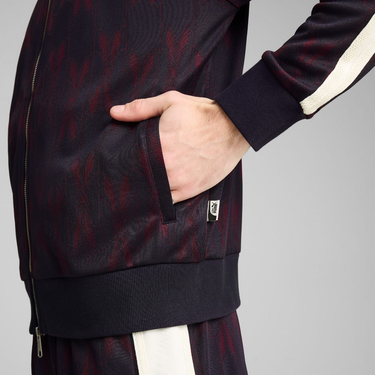 THE NEVERWORN V T7 TRACK JACKET 【予約】4月12日以降発送予定【返品交換キャンセル不可】