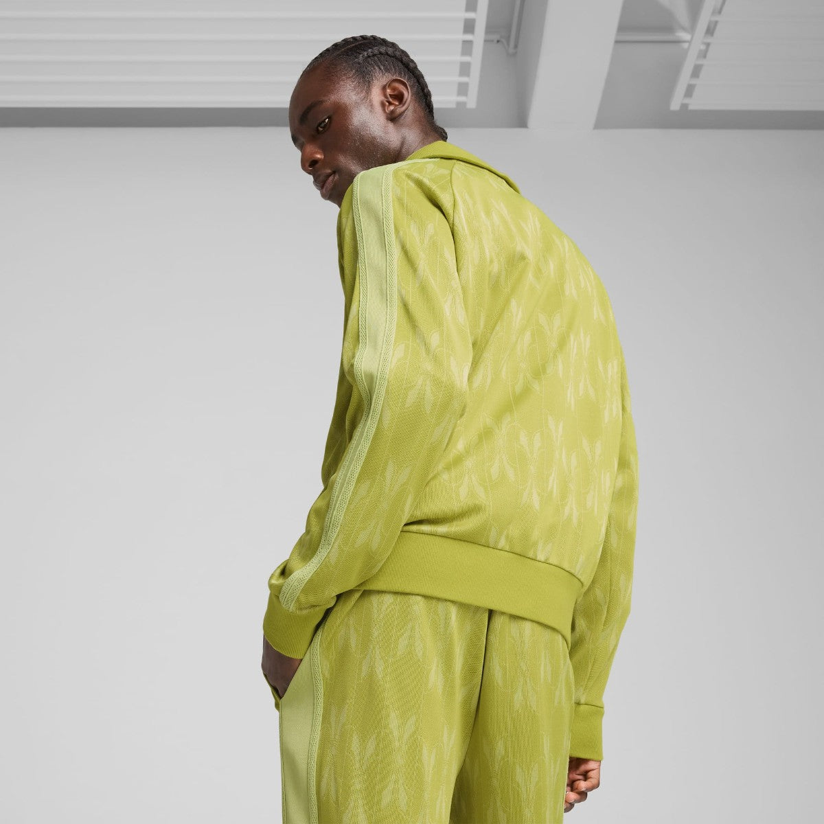 THE NEVERWORN V T7 TRACK JACKET 【予約】4月12日以降発送予定【返品交換キャンセル不可】