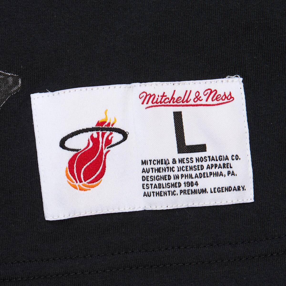 NBA ULTIMATE PLAYER TEE VINTAGE LOGO