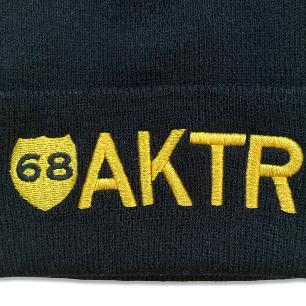 68xAKTR LOGO KNIT CAP