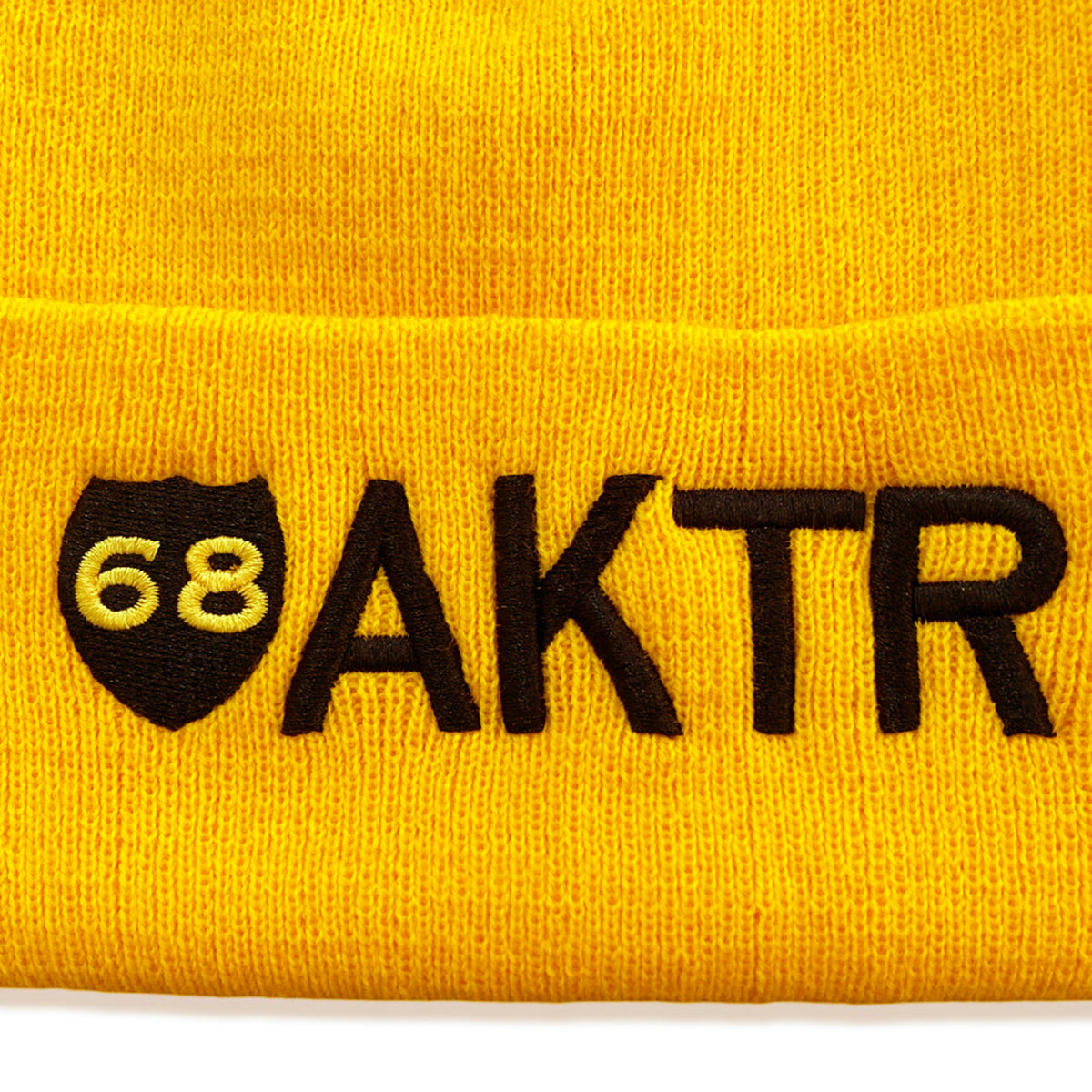68xAKTR LOGO KNIT CAP