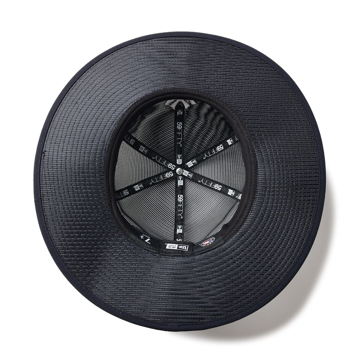 NEW YORK YANKEES LONG BRIM MESH FITTED HAT 【4月10日以降発送予定】